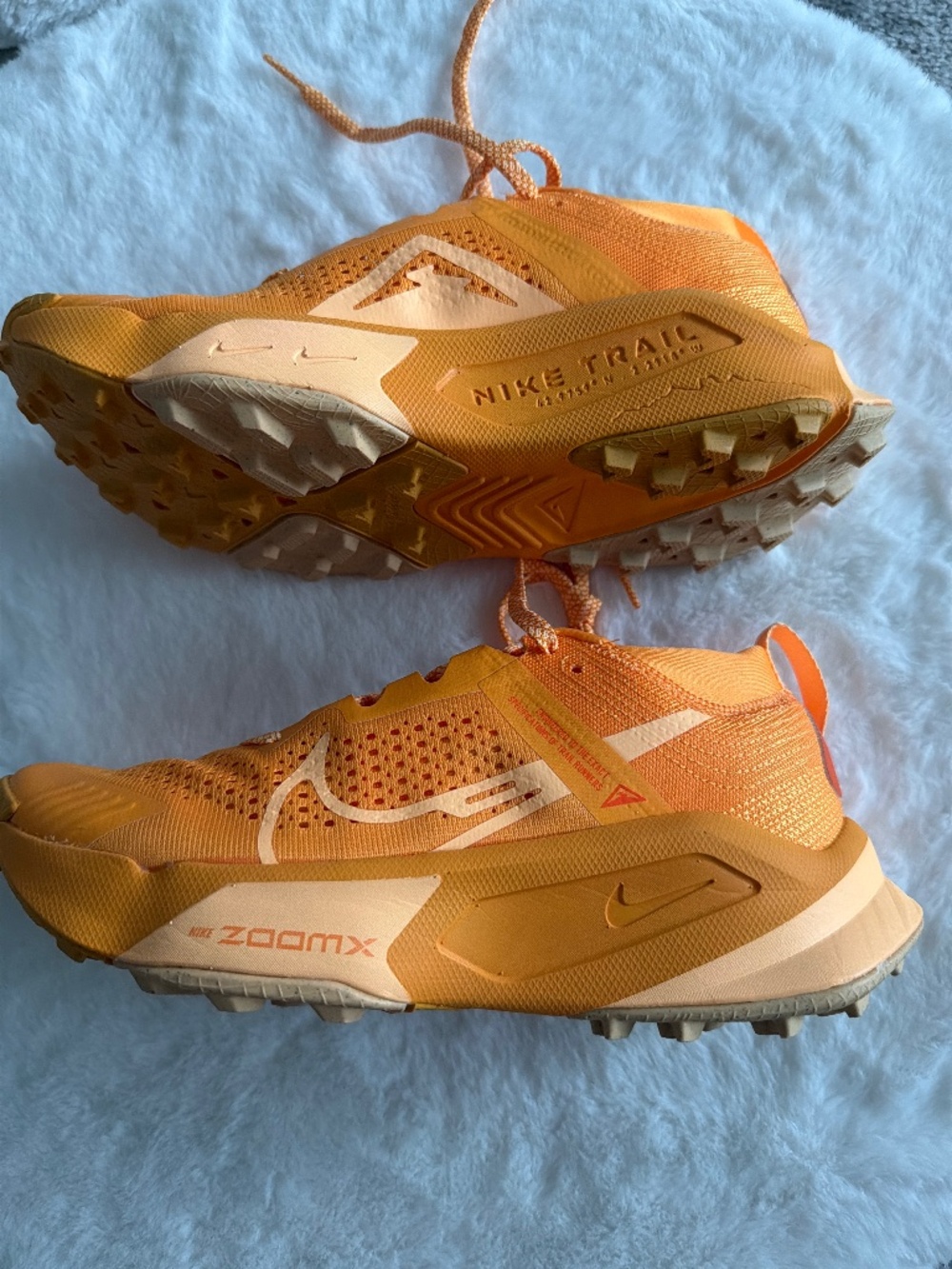Brand new Nike ZoomX Zegama Women Trail-Running Shoes Size 8